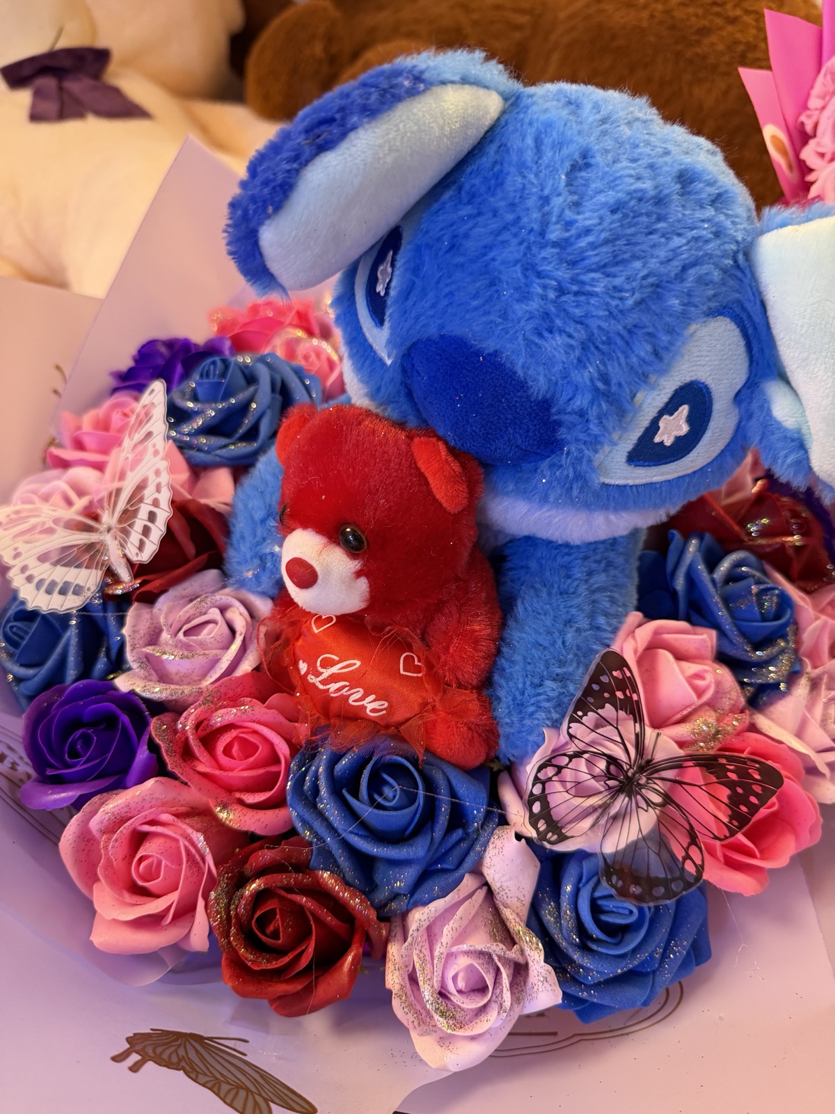 Buchón Stitch con Rosas